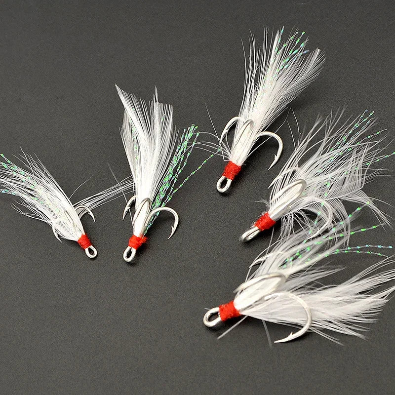 50pcs Feathered Treble Hooks Set Dressed Triple Hook Strong Pull Lure Fishing Hook with Feathers Fishing Accessories